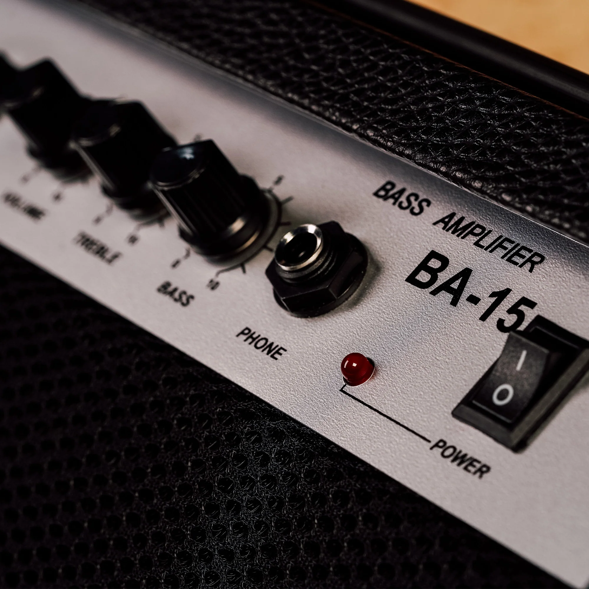 3rd Avenue 15 Watt Bass Guitar Amp - Image 6