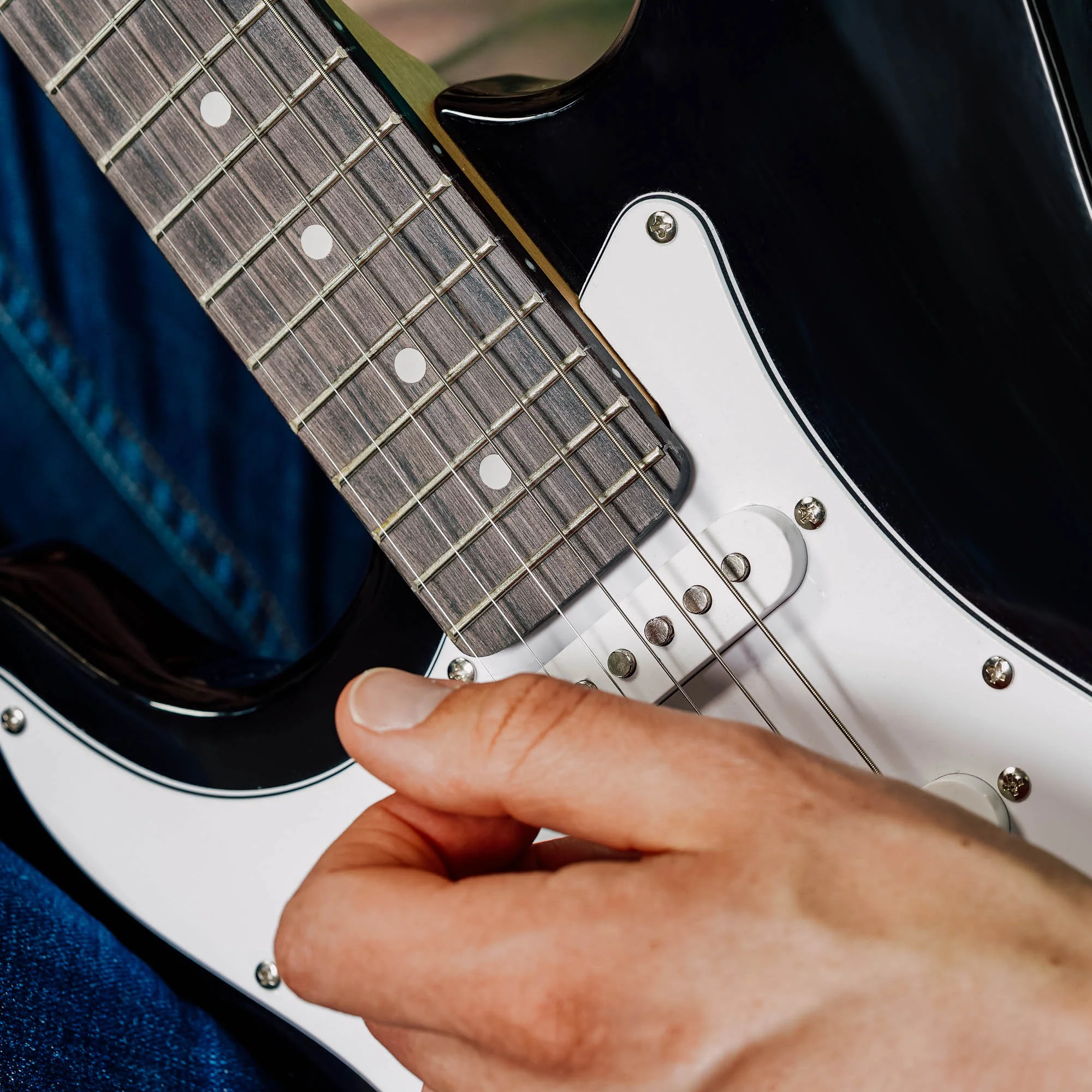 3rd Avenue 4/4 Size Electric Guitar with Amp - Left Hand - Image 6