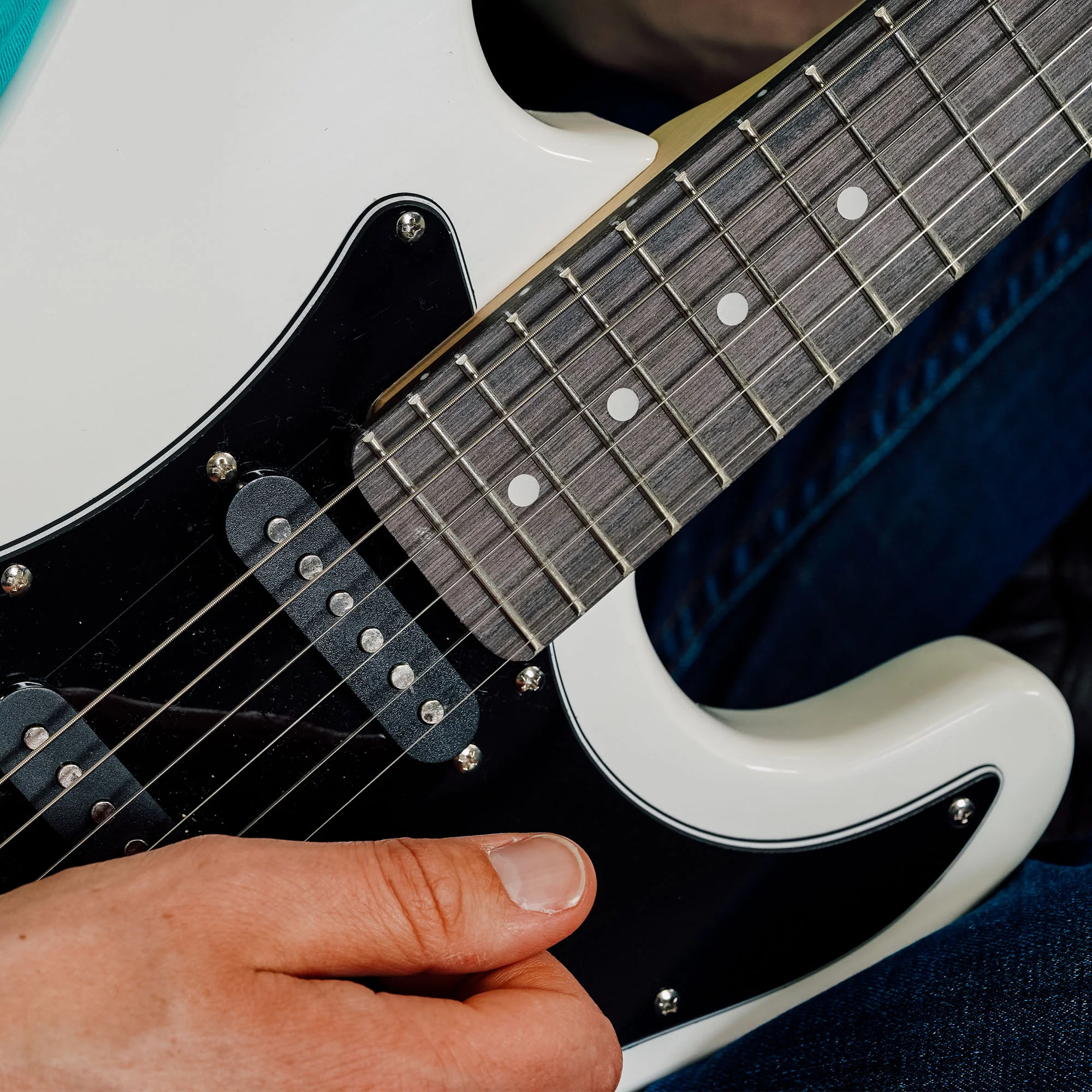 3rd Avenue Full Size Electric Guitar Pack with Amp - Image 36