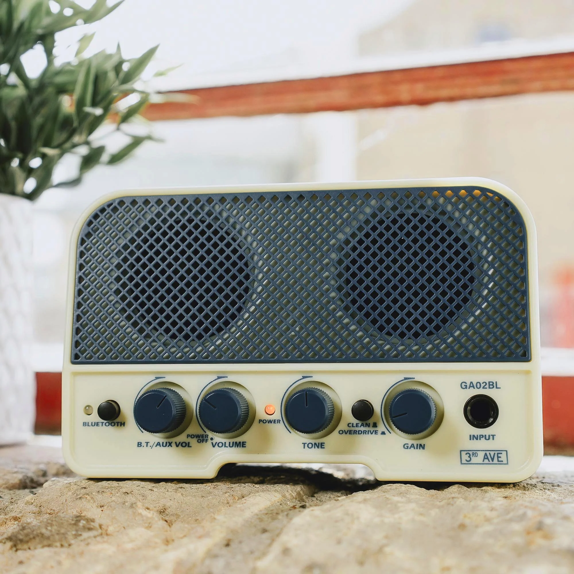 3rd Avenue 5W Mini Guitar Amplifier and Bluetooth Speaker - Space Blue and Cream - Image 6