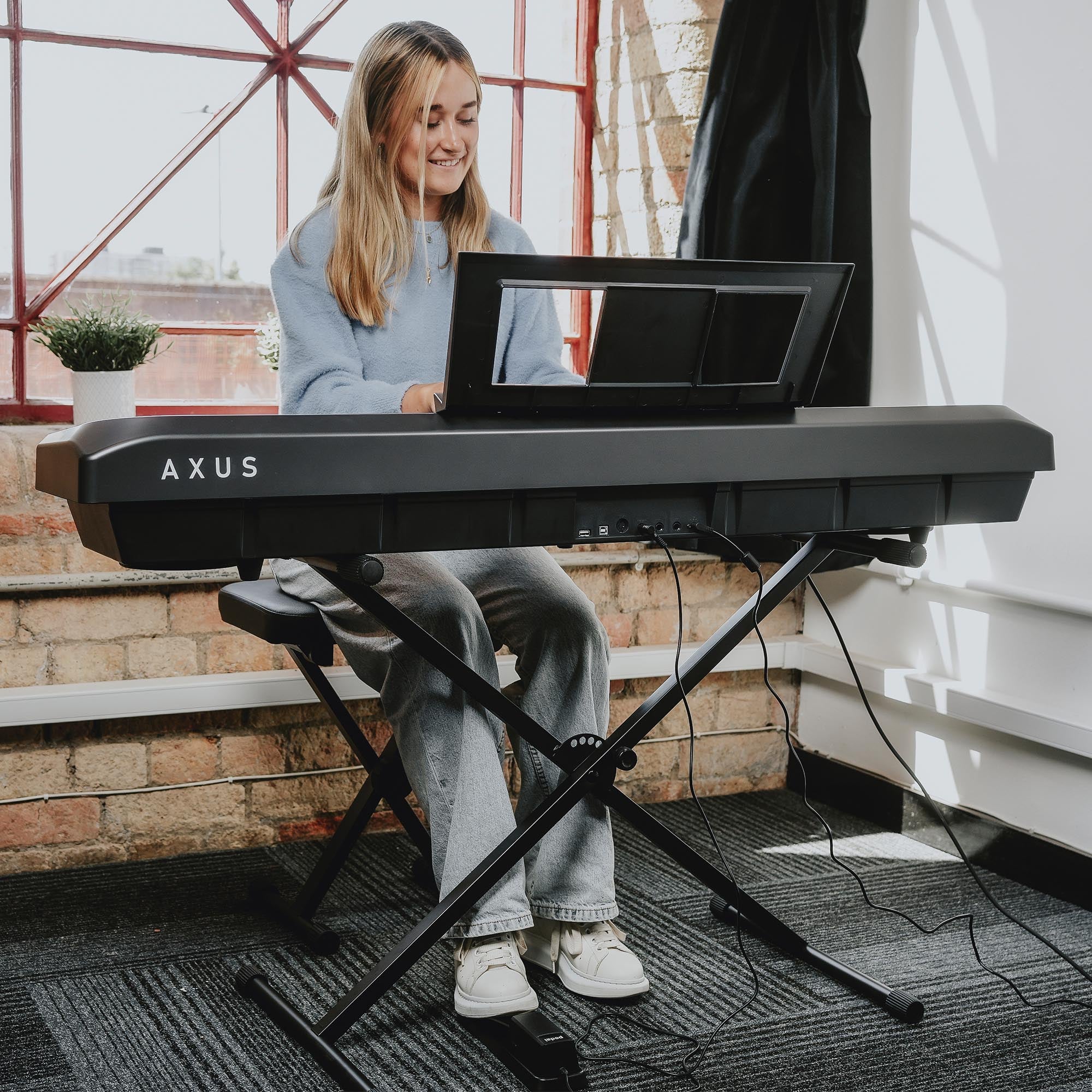 Axus AXD55 88 Note Digital Stage Piano with Stand, Stool & Headphones - Image 6