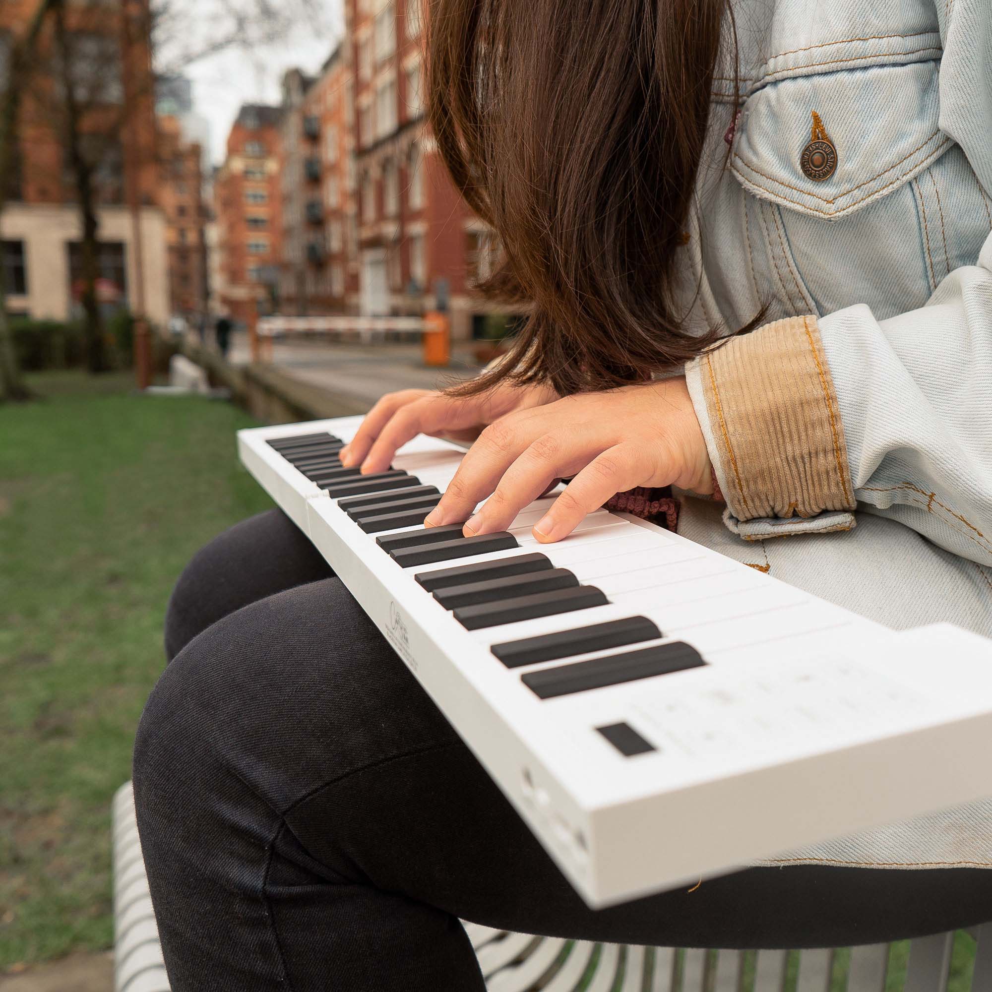 Carry-On 49 Key Folding Piano - Image 6