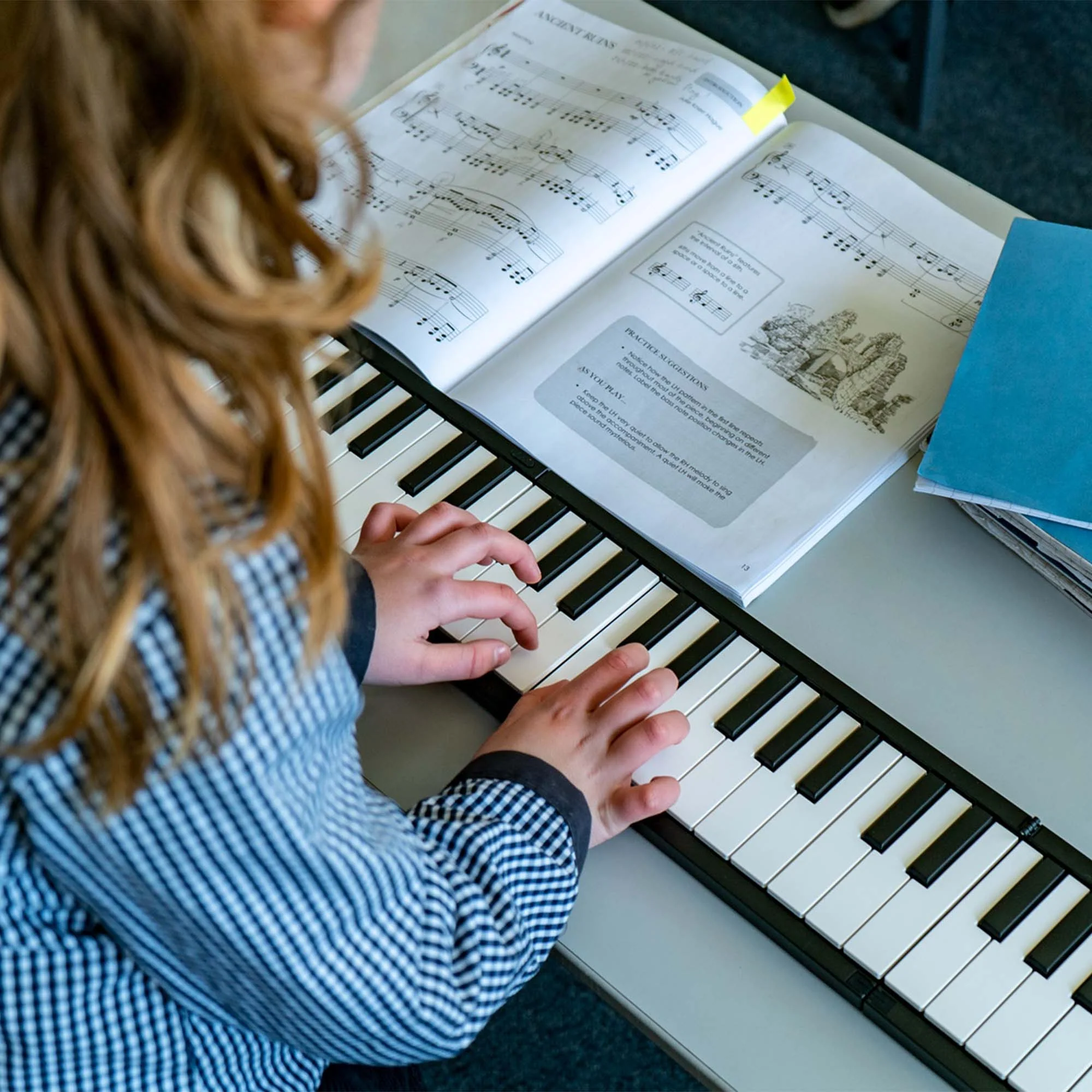 Carry-On 88 Key Touch Sensitive Folding Piano - Image 7