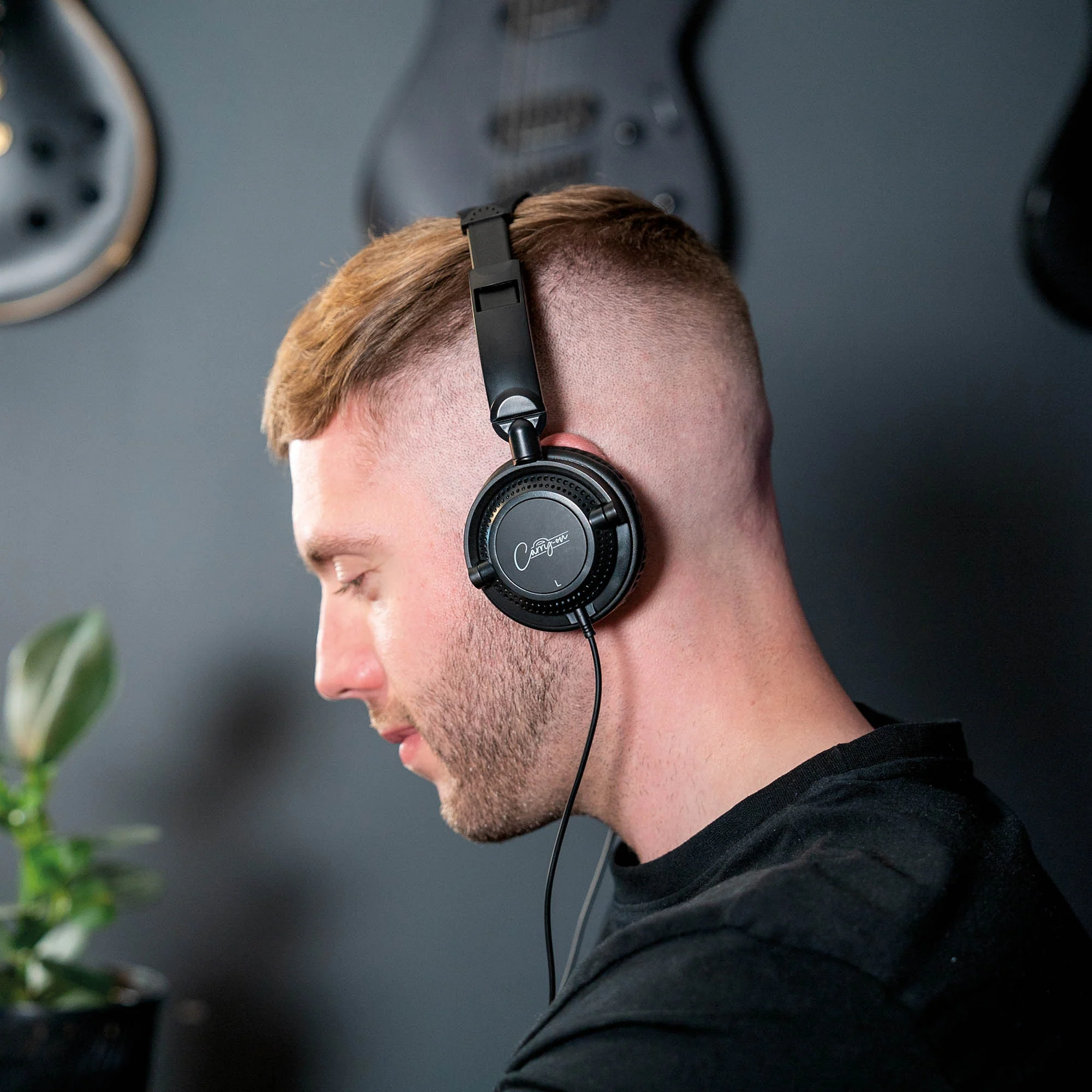 Carry-On FH-50 Folding Headphones - Image 6
