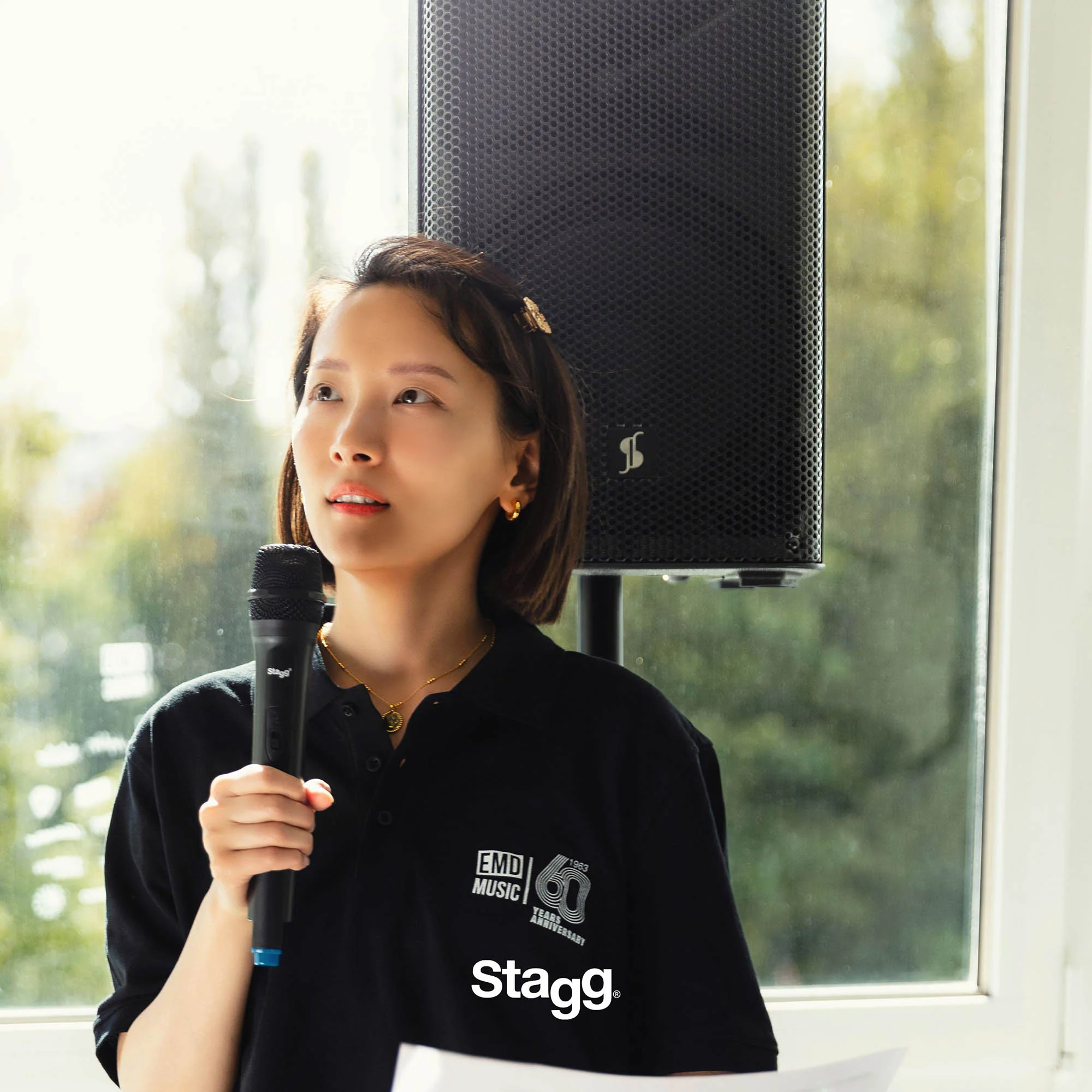Stagg 10 Inch Battery Powered Active Speaker with Wireless Mic - Image 8
