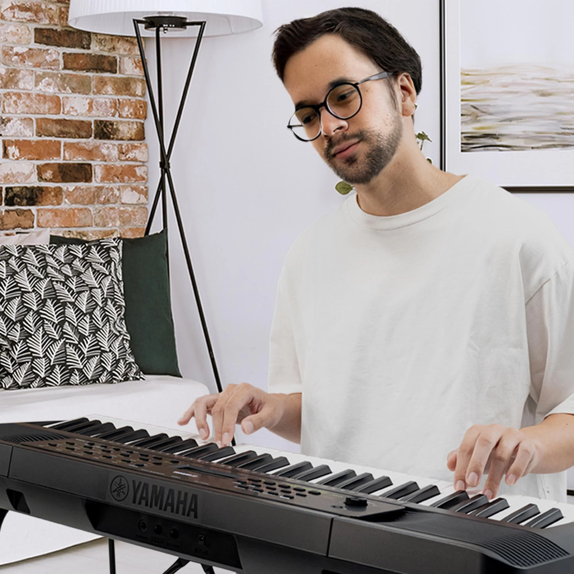 Yamaha PSR-E283 Portable Keyboard - Image 5