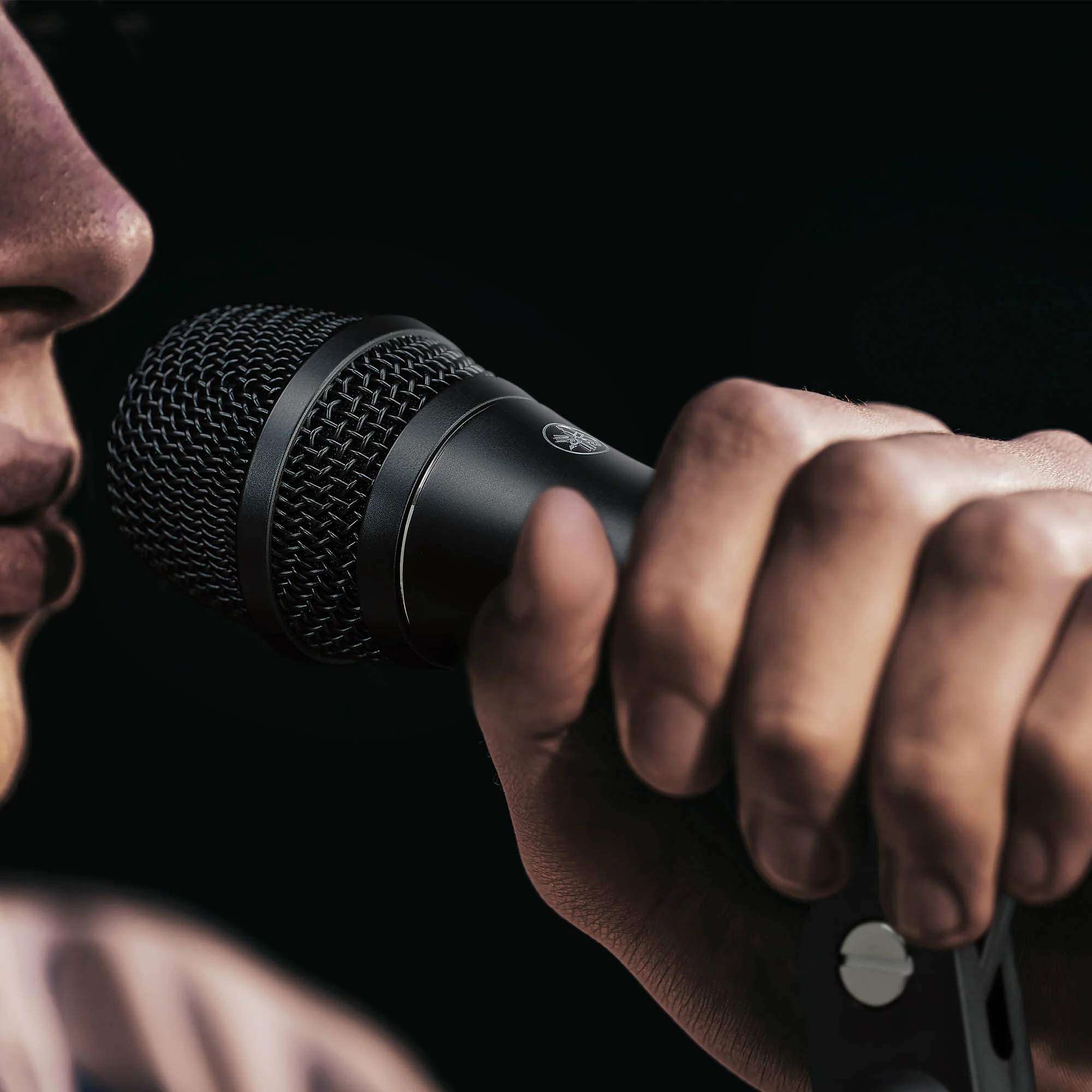 Yamaha YDM707 Dynamic Vocal Microphone - Image 5
